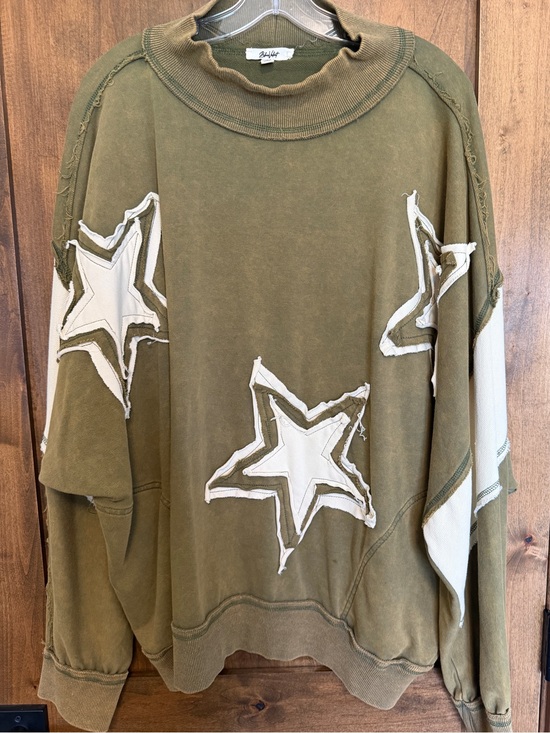 Bluevelvet Tops - BlueVelvet oversized sweatshirt - size M - NEW